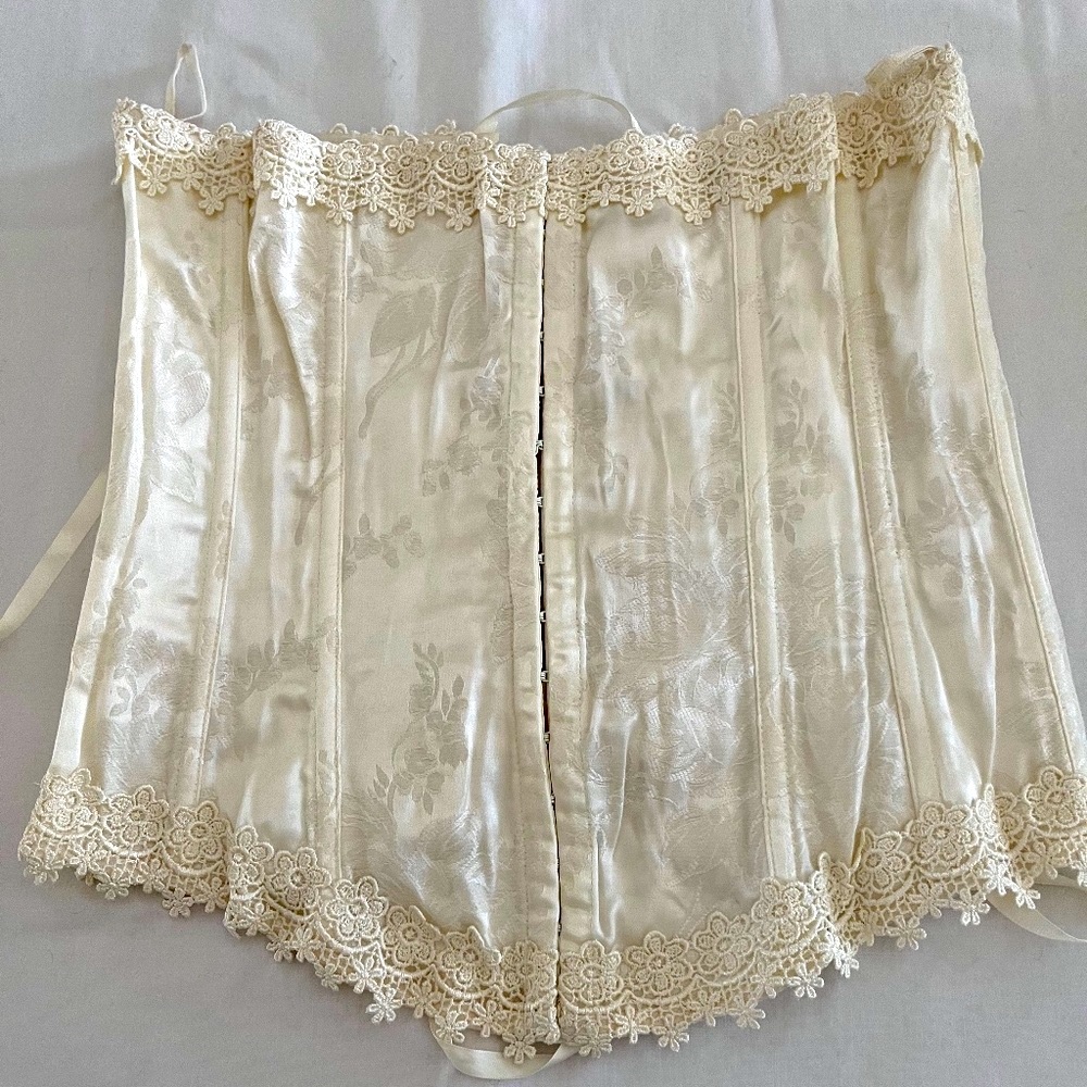 3 x $25 💙 Shirley of Hollywood lace corset Size 36